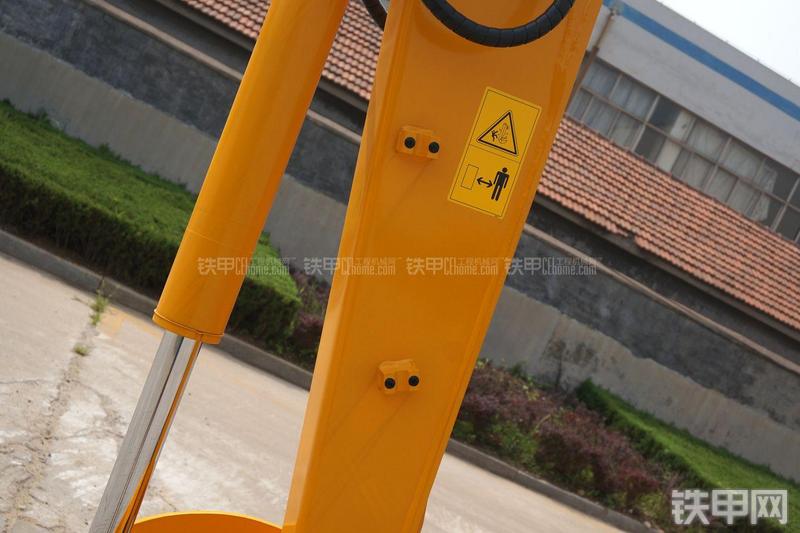 雷沃重工FR60挖掘机局部