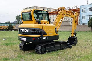 现代R60-9挖掘机整机外观