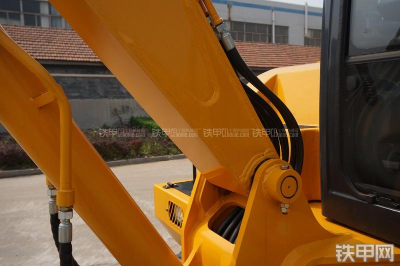 雷沃重工FR60挖掘机局部