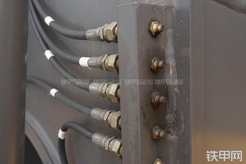 沃尔沃EC460BLC挖掘机局部