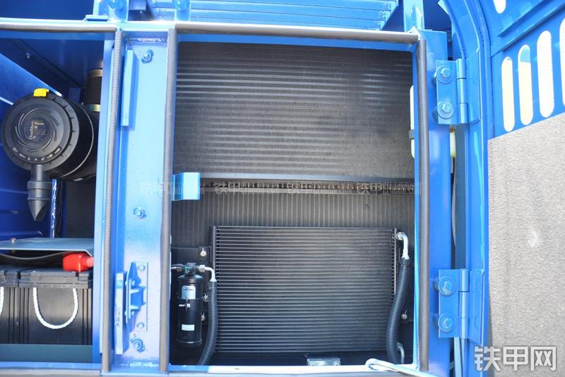 恒天九五JV150五十铃挖掘机局部