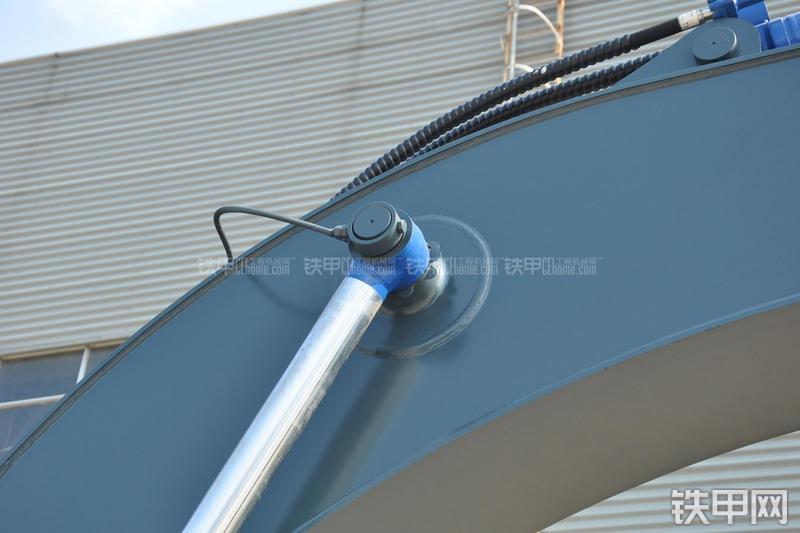 恒天九五JV235LC五十铃挖掘机局部