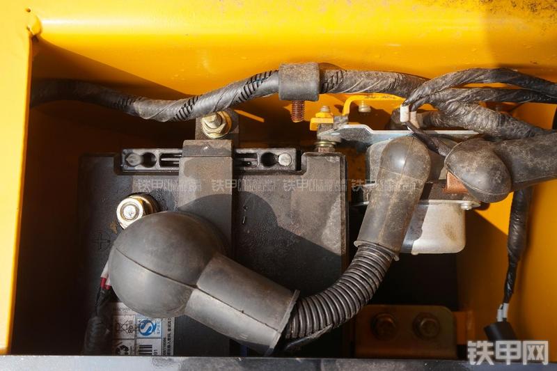 雷沃重工FR60挖掘机局部