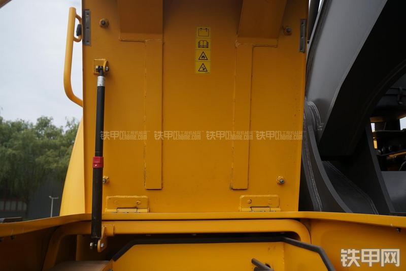 沃尔沃EC460BLC挖掘机局部