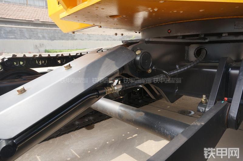 雷沃重工FR60挖掘机局部