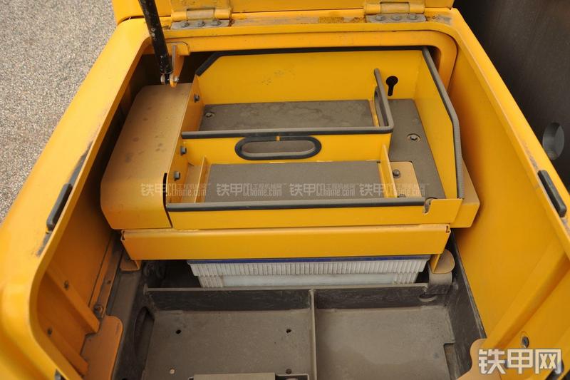 沃尔沃EC290BLC挖掘机局部