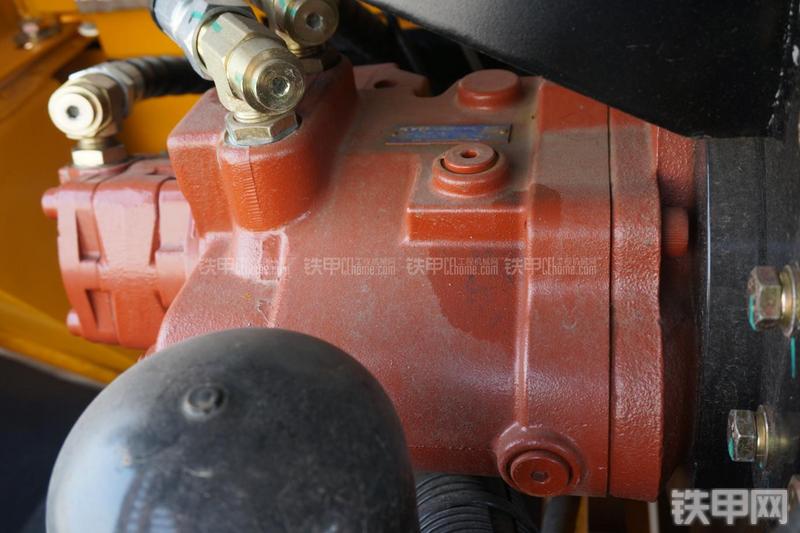 雷沃重工FR60挖掘机局部