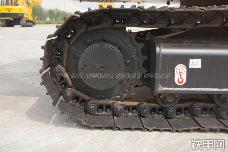 雷沃重工FR60挖掘机局部