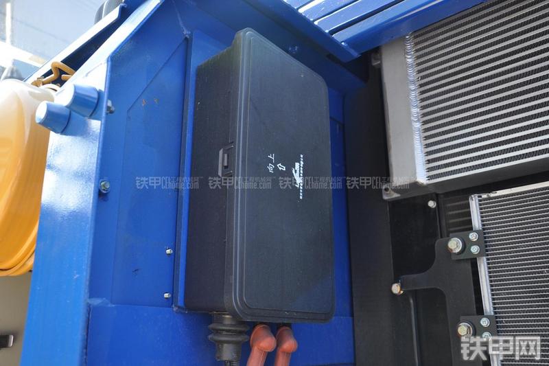 恒天九五JV235LC五十铃挖掘机局部