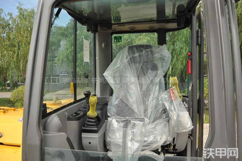 沃尔沃EC60C挖掘机局部