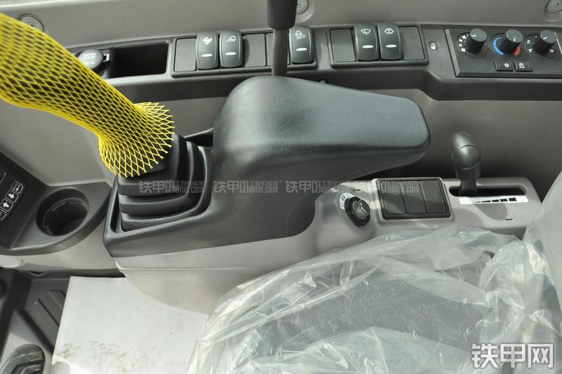 沃尔沃EC60C挖掘机局部