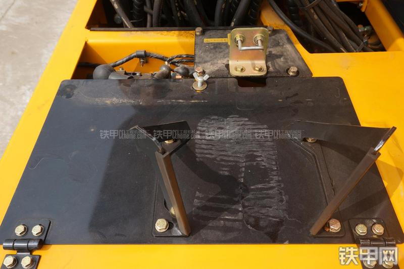 雷沃重工FR60挖掘机局部