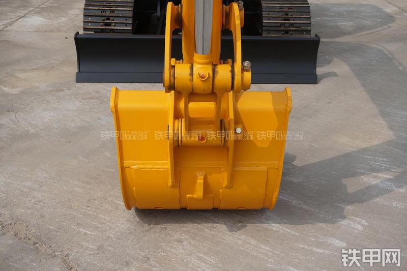 雷沃重工FR60挖掘机局部