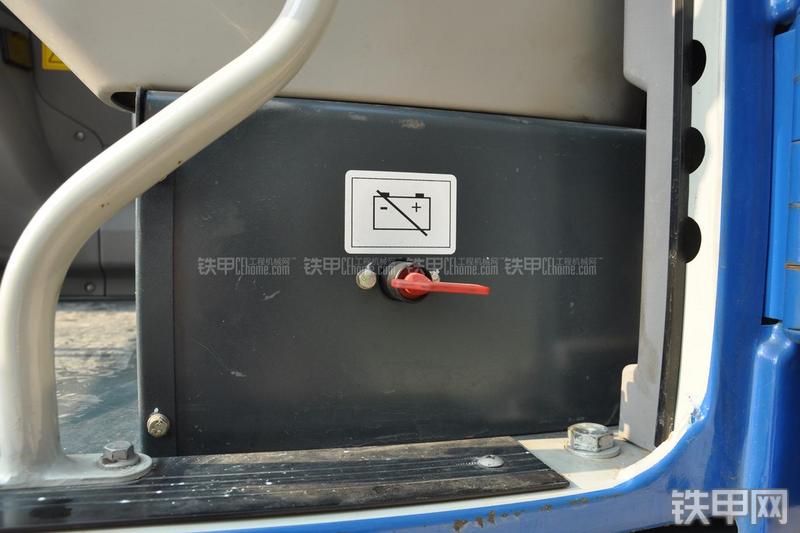 恒天九五JV235LC五十铃挖掘机局部