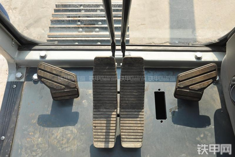 恒天九五JV235LC五十铃挖掘机局部