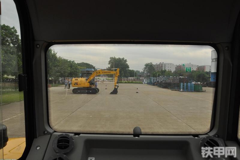 柳工CLG906D挖掘机局部