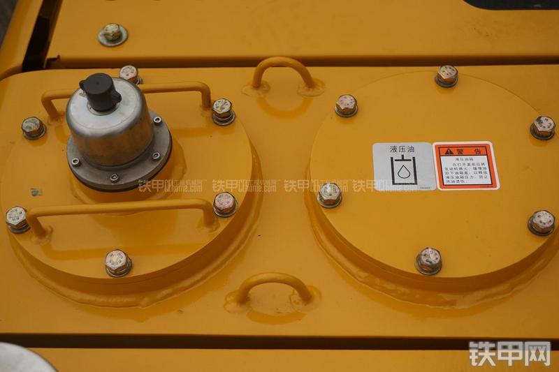 柳工CLG910E挖掘机局部