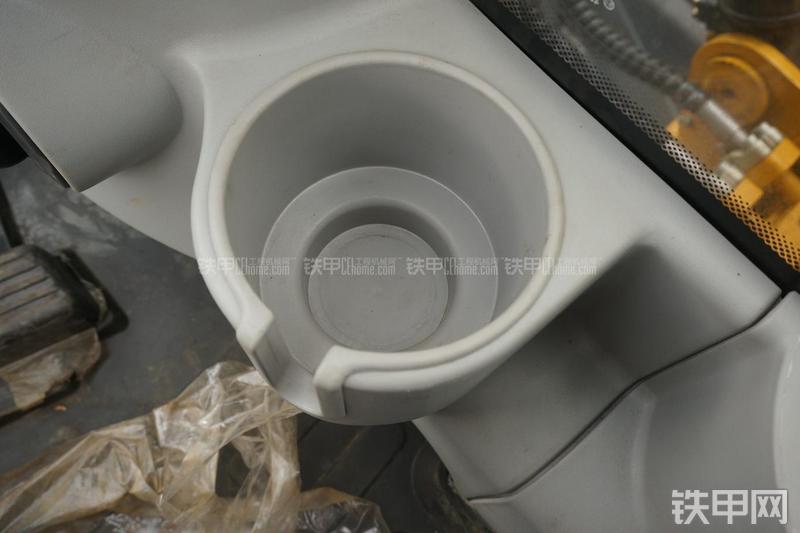 柳工CLG910E挖掘机局部