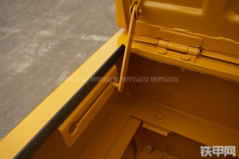 柳工CLG910E挖掘机局部