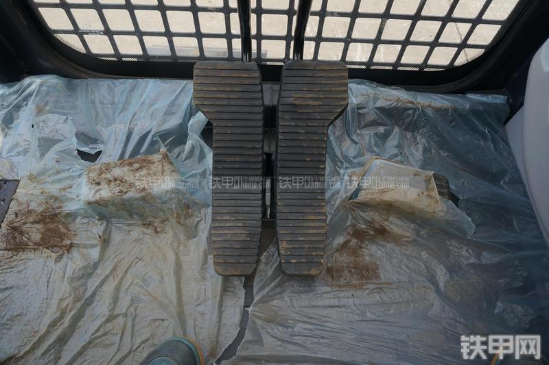 柳工CLG922E挖掘机局部