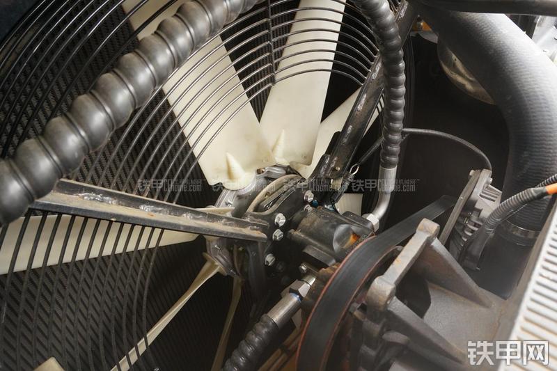 柳工CLG948E挖掘机局部