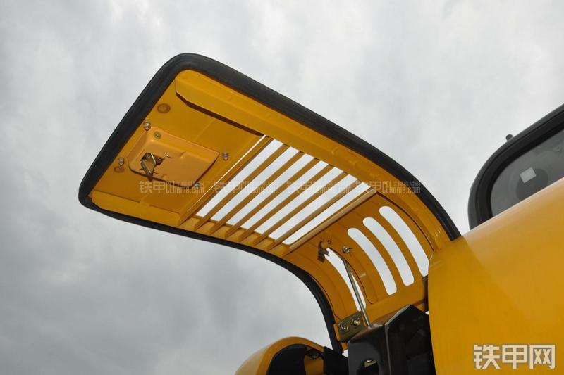 柳工CLG906D挖掘机局部