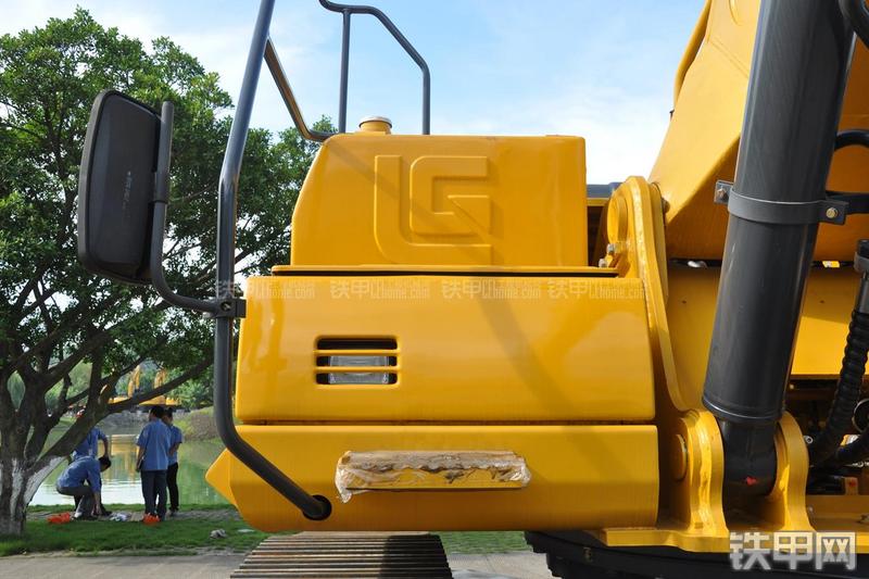 柳工CLG933E挖掘机局部