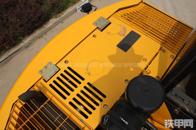 雷沃重工FR75挖掘机局部