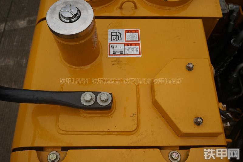 柳工CLG910E挖掘机局部