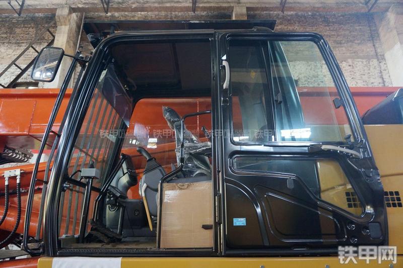 恒天九五JVR280D旋挖钻局部