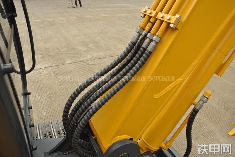 柳工CLG906D挖掘机局部