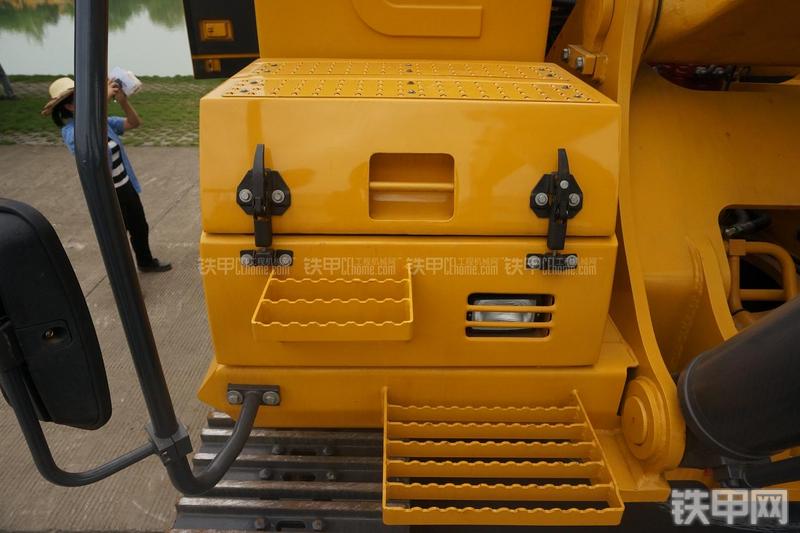 柳工CLG948E挖掘机局部