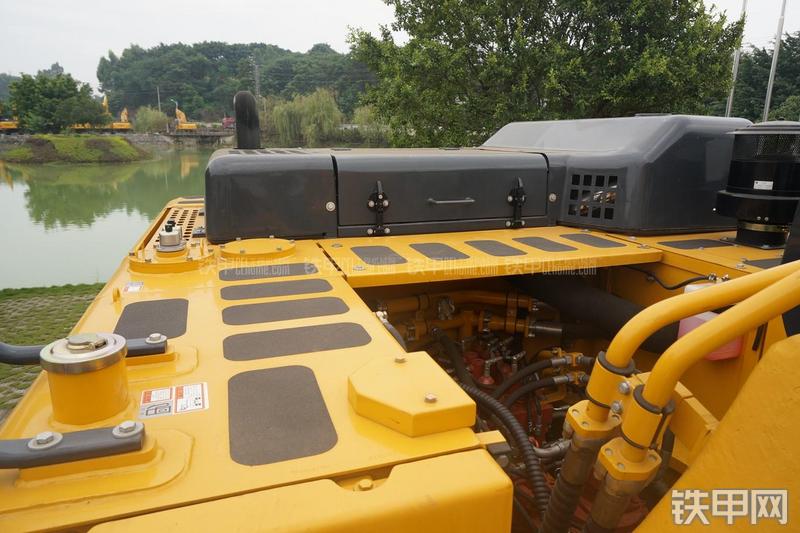 柳工CLG948E挖掘机局部