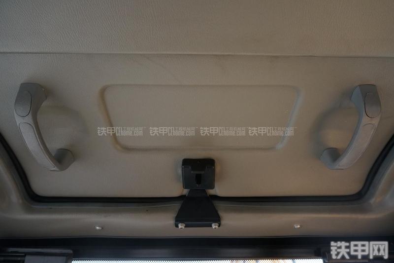 雷沃重工FR60挖掘机局部