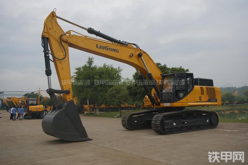 柳工CLG948E挖掘机整机外观