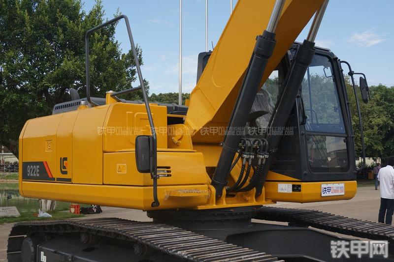 柳工CLG922E挖掘机局部