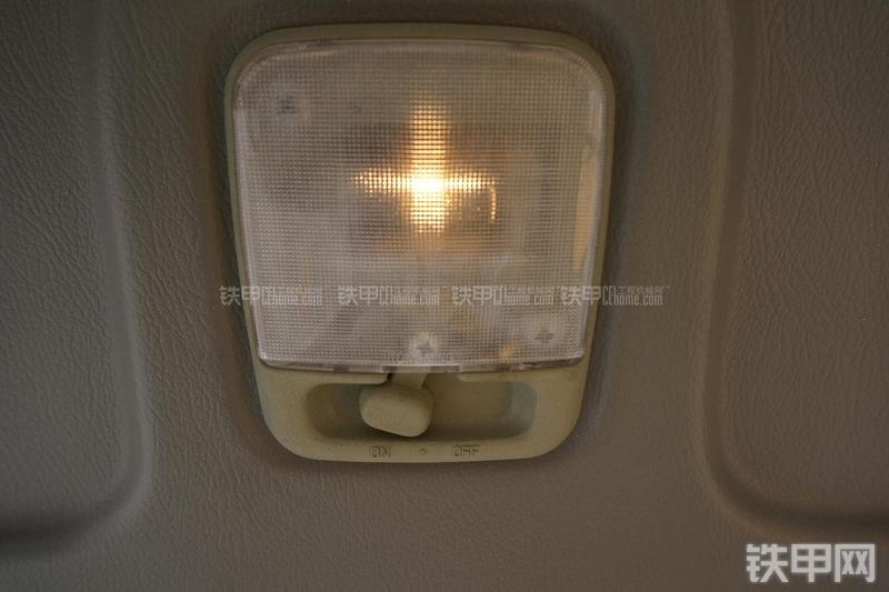 雷沃重工FR60挖掘机局部