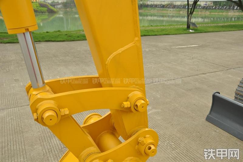 柳工CLG906D挖掘机局部