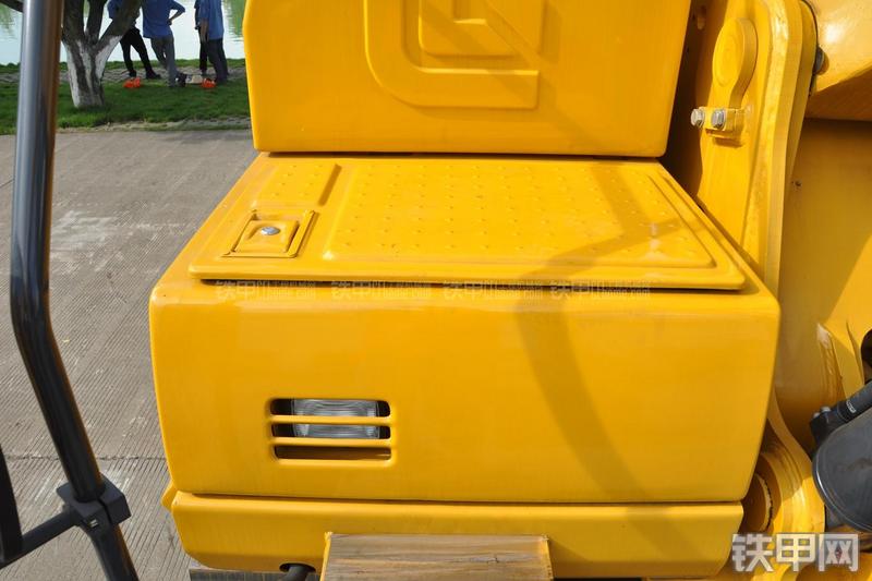 柳工CLG933E挖掘机局部