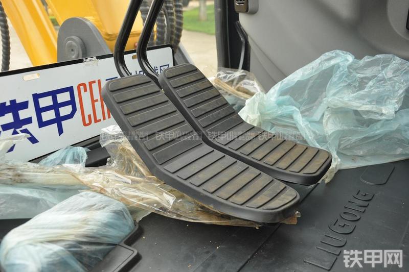 柳工CLG906D挖掘机局部