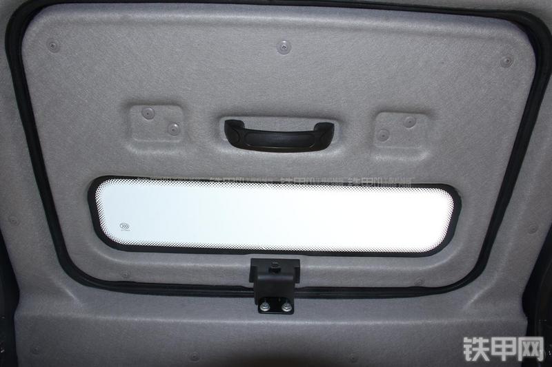 雷沃重工FR75挖掘机局部