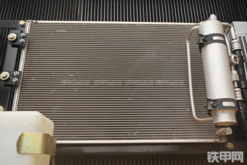 柳工CLG948E挖掘机局部