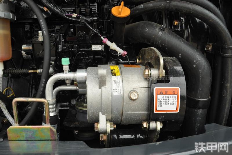 柳工CLG906D挖掘机局部