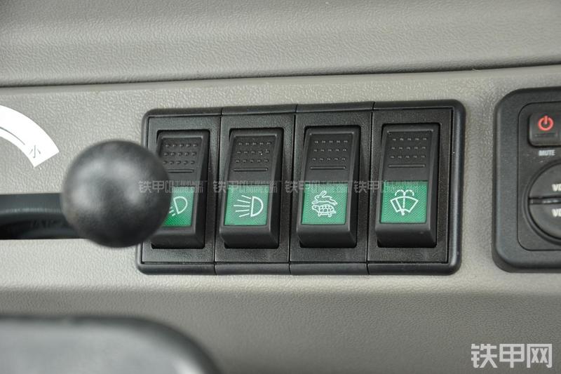 柳工CLG906D挖掘机局部