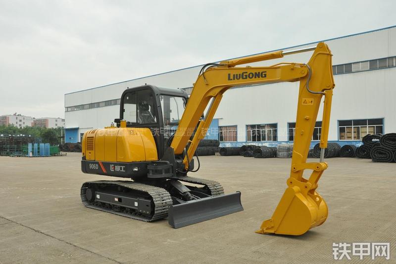 柳工CLG906D挖掘机整机外观