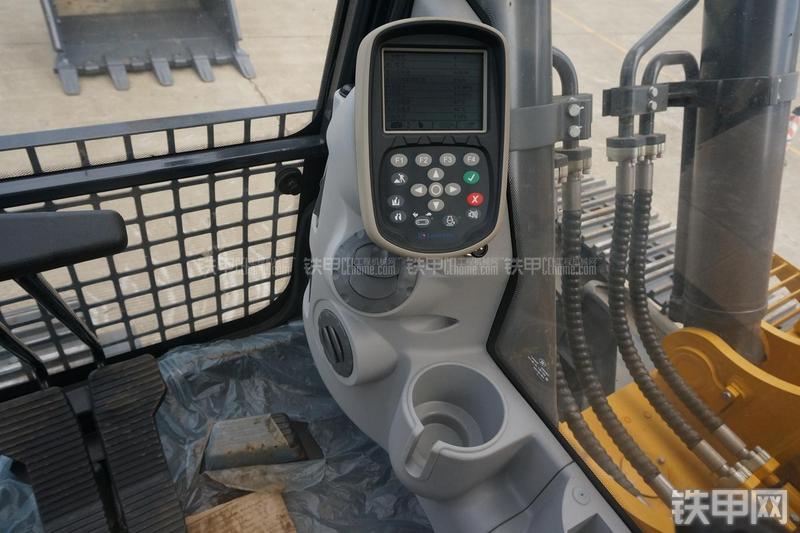 柳工CLG948E挖掘机局部