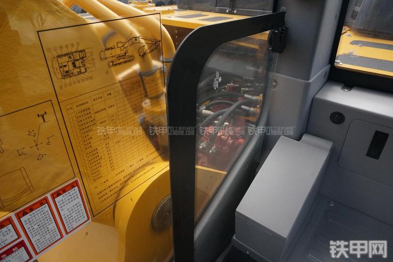 柳工CLG948E挖掘机局部