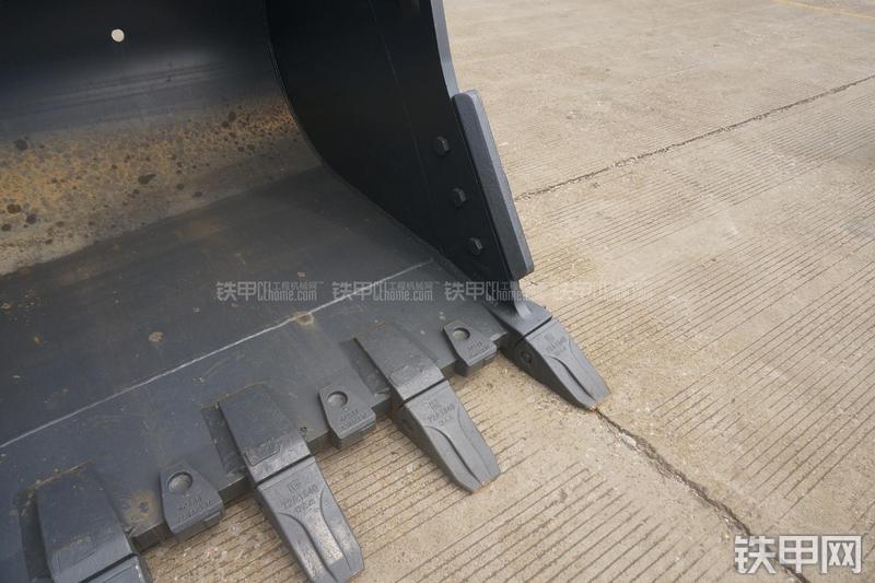 柳工CLG948E挖掘机局部