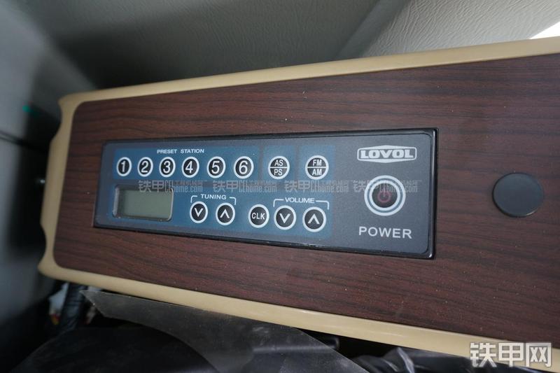 雷沃重工FR60挖掘机局部