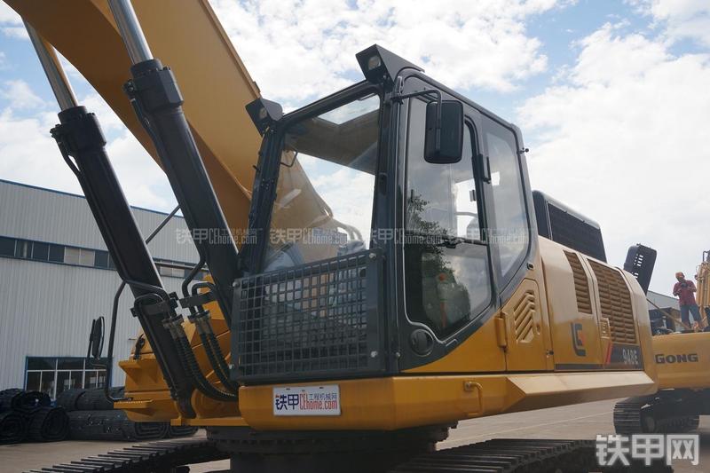 柳工CLG948E挖掘机局部